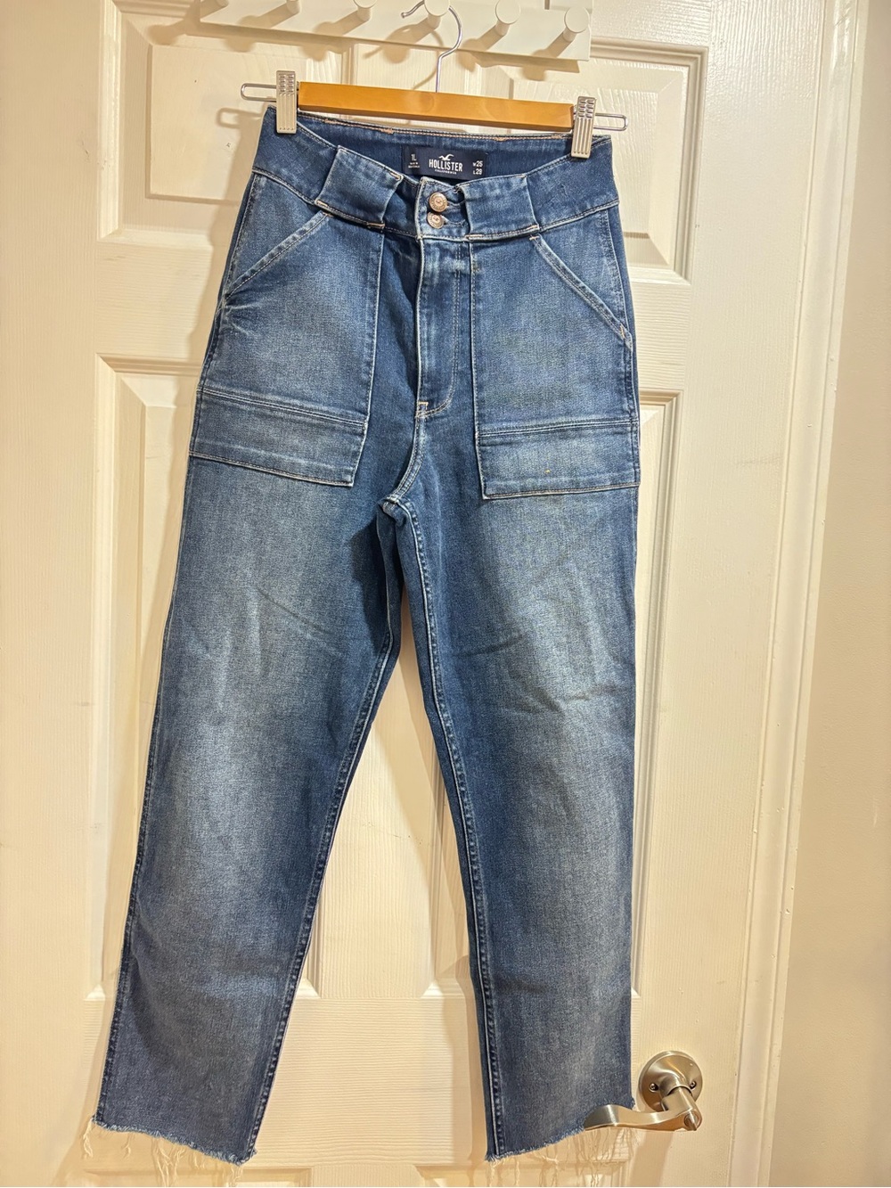 Hollister High-Rise Utility Straight Jeans in Medium Wash Blue size 25